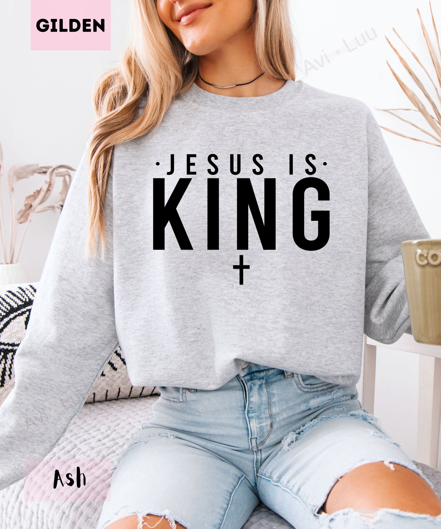 Jesus Is King | Gilden Unisex Sweatshirt
