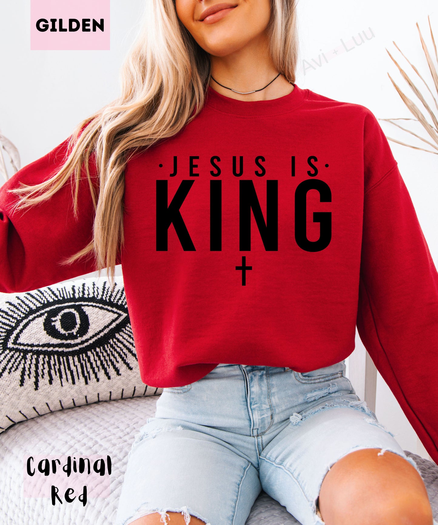 Jesus Is King | Gilden Unisex Sweatshirt