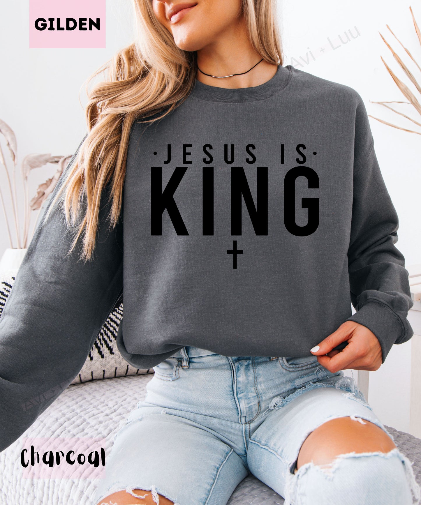 Jesus Is King | Gilden Unisex Sweatshirt