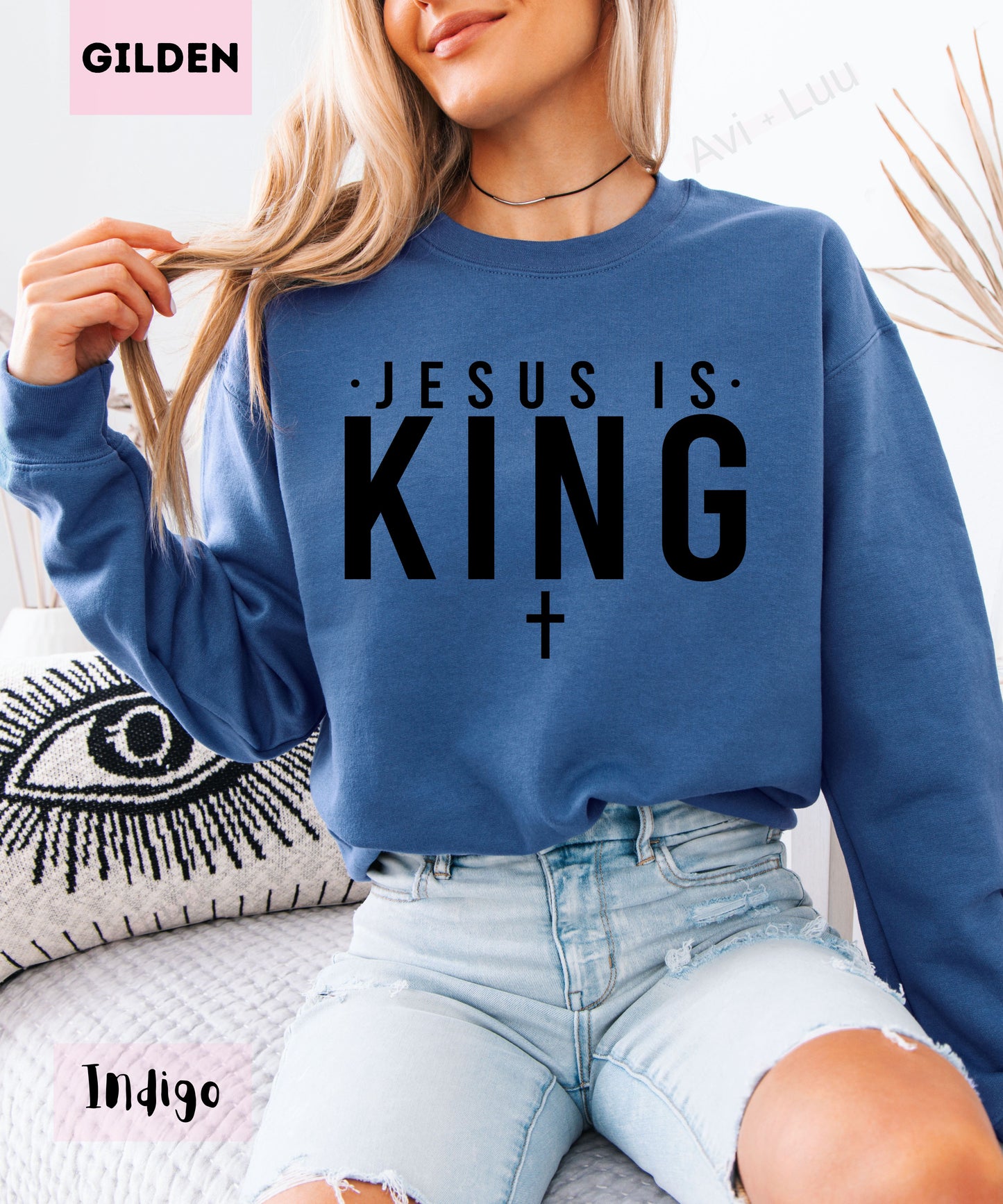 Jesus Is King | Gilden Unisex Sweatshirt