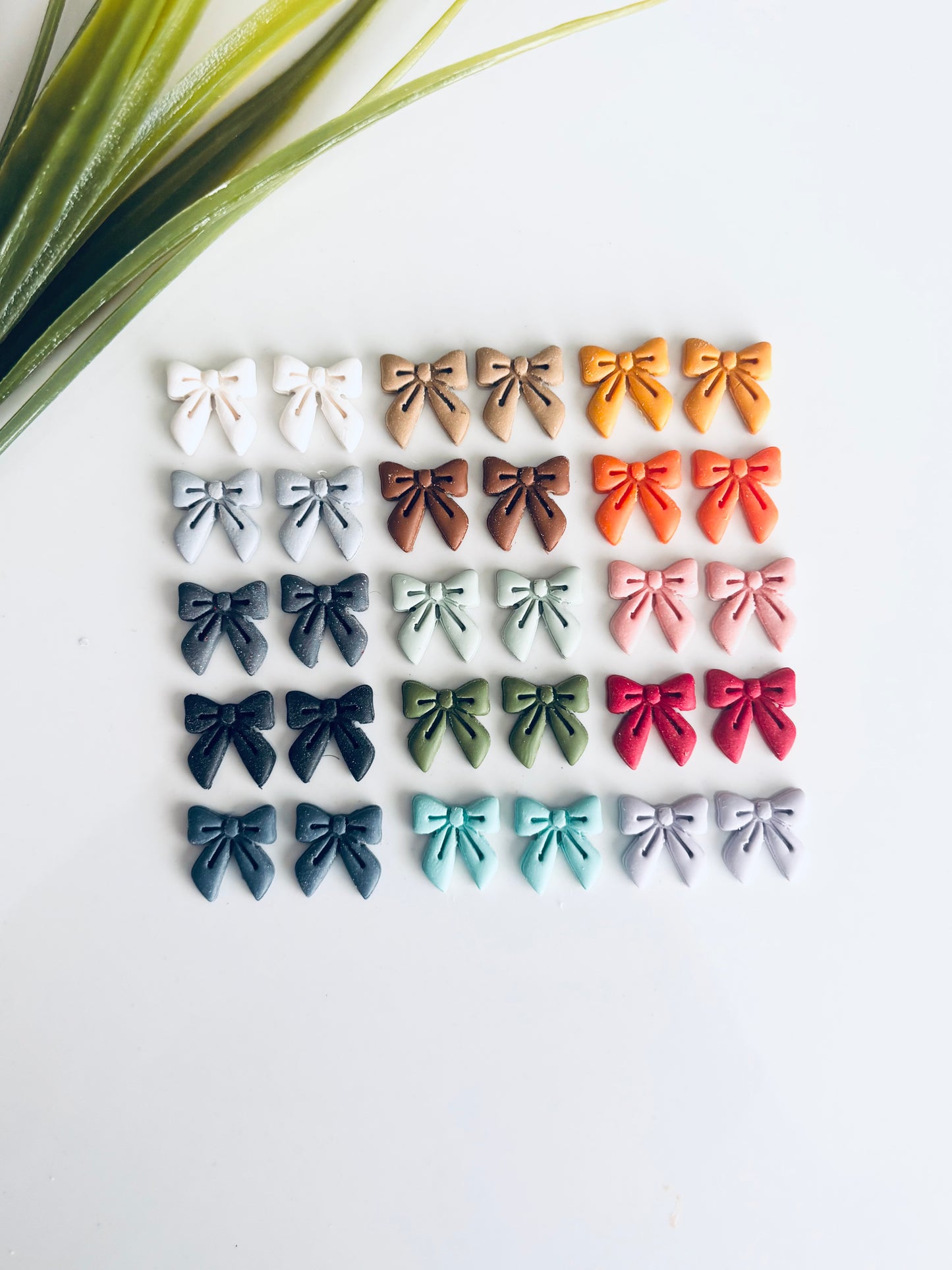 Mini Bow Stud