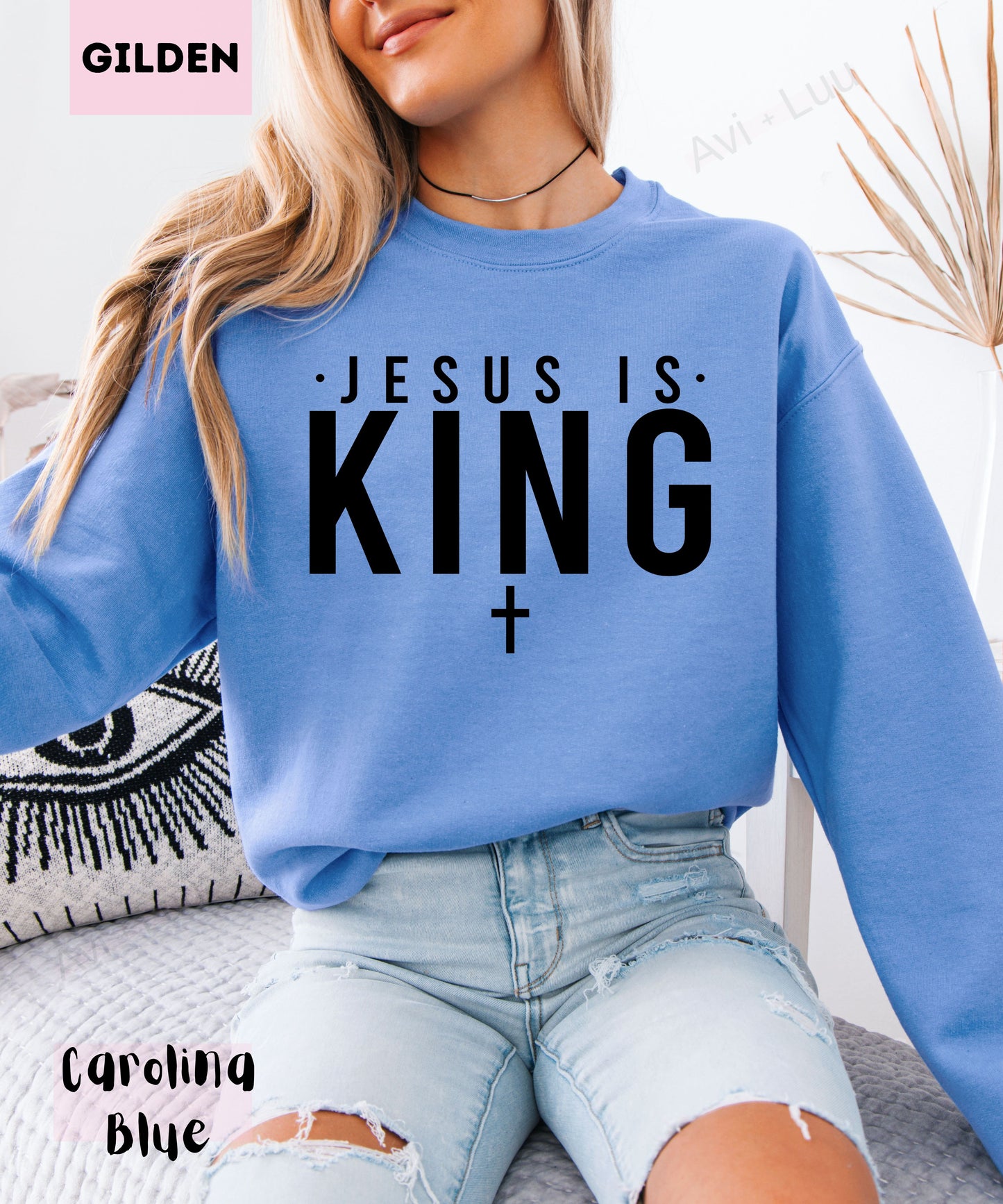 Jesus Is King | Gilden Unisex Sweatshirt
