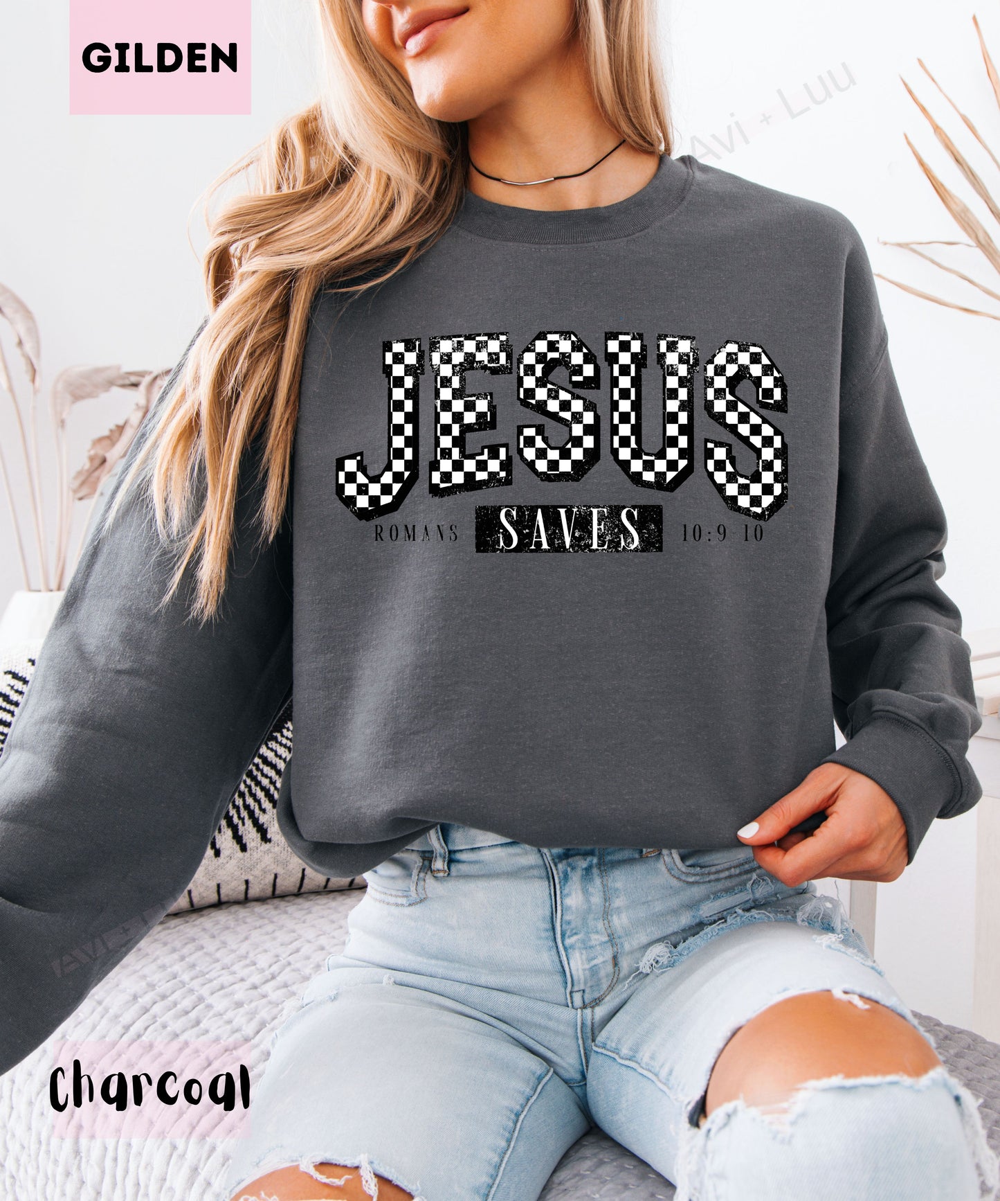 Checkered Jesus | Gilden Unisex Sweatshirt