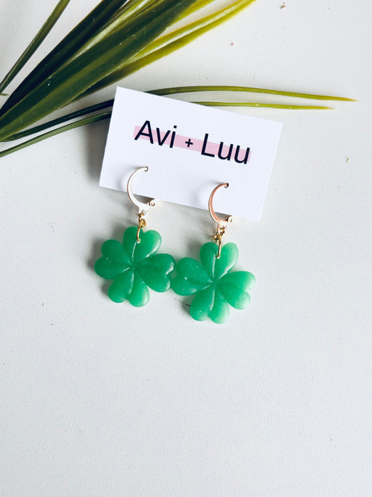 Translucent Clove Huggie